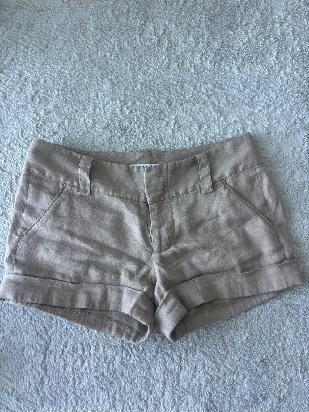 Alice + Olivia Taupe Linen-Blend Cuffed Shorts